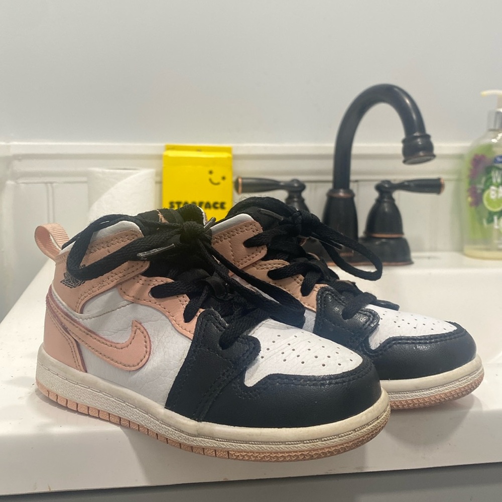 Jordan 1 Pink